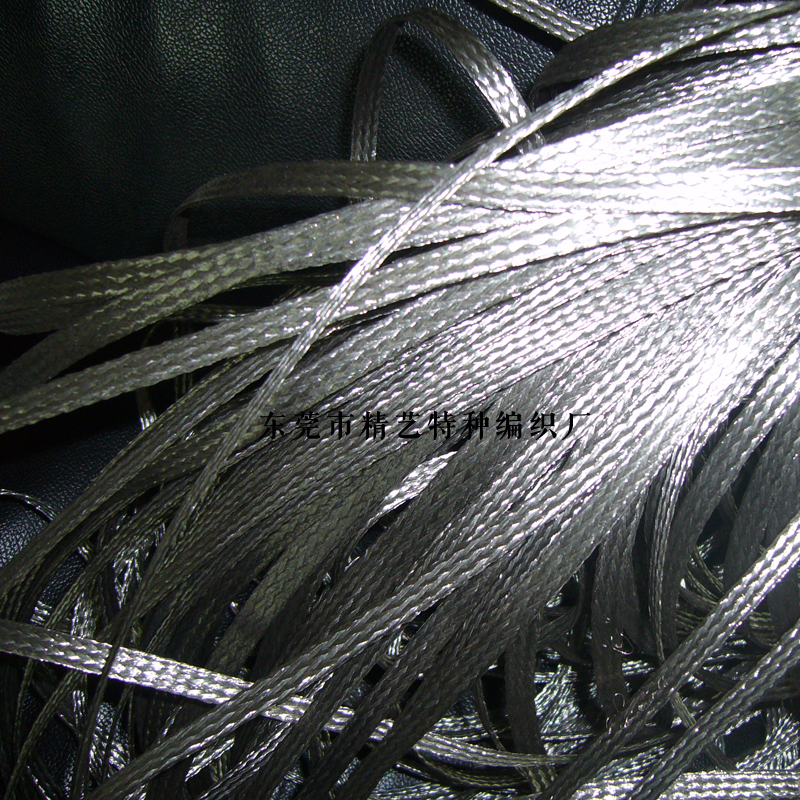 不锈钢编织套管，金属网管，屏蔽网管系以镀锡铜金属丝(不锈钢丝或铜丝)编织成管状而成的套管。具有良好的弹性，伸缩性及平滑性，被广泛使用   